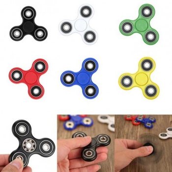 *** DIDMENINIS PASIŪLYMAS *** FIDGET SPINNERIAI (200 vnt.)