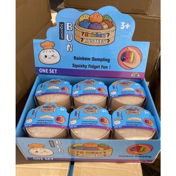 RAGE - RAINBOW Squishy Bun Dumplings DIDELI (8.5 x 8.5 x 4.8 Cm) - Žaislas 2026 (12 vnt.)