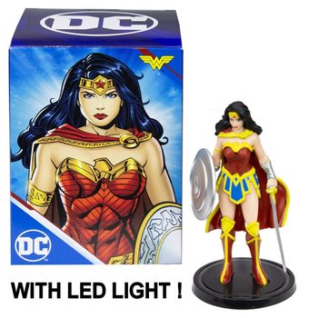 DC COMICS – „WONDER WOMAN“ LED FIGŪRĖLĖ – 11 CM (36 vnt.)