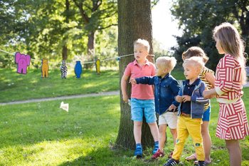 BS BUITENSPEEL – MEDINIS METIMO ŽAIDIMAS „GYVŪNŲ UŽPAKALIUKAI“ (2 vnt.)