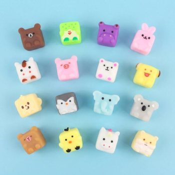 Mink&scaron;ti žaisliukai &bdquo;Squishy Cube Animals&ldquo; loterijai dėžutėje (96 vnt.)