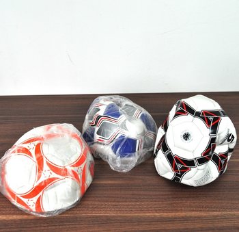 FUTBOLO KAMUOLIŲ LIKUTIS (3 vnt.)