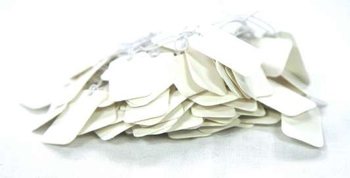 Balta etiketė papuo&scaron;alams su gumele - 1,5x2,4 cm (100 vnt.)