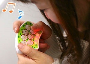 Žaidimo &bdquo;Wack It&ldquo; (Mu&scaron;k kurmį) raktų pakabukas (11 vnt.)