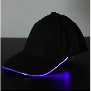 &Scaron;VIEČIANTI LED KEPURĖ / VAKARĖLIŲ KEPURĖS - SPALVA: VIOLETINĖ (12 vnt.)