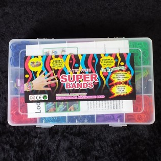 2600 vnt. Super Bands / Loom gumytės didelėje dėžutėje (6 vnt. pakuotė)