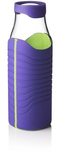 MENU - Dizainerio Sukurtas Vandens Grafinas su Silikoniniu Kamščiu ir Neopreniniu Dėklu 1L 25cm (1 vnt.)