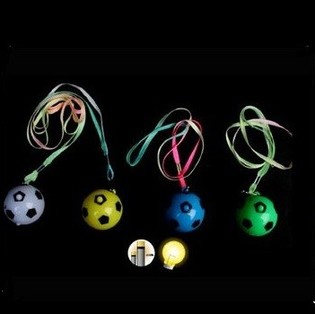 &Scaron;viečiantis LED Futbolo Kamuolio Pakabukas ant Kaklo (48 vnt.)