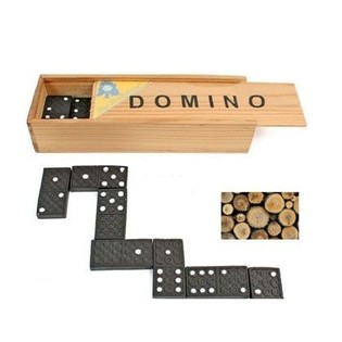 DOMINO ŽAIDIMAS MEDINĖJE DĖŽUTĖJE (12 vnt.)
