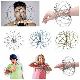**RAGE 2018** Magic Rings / Flow Rings - Kinetinis 3D stebuklingas žiedas - MULTI COLOR | ANT KORTELĖS (10 vnt.)